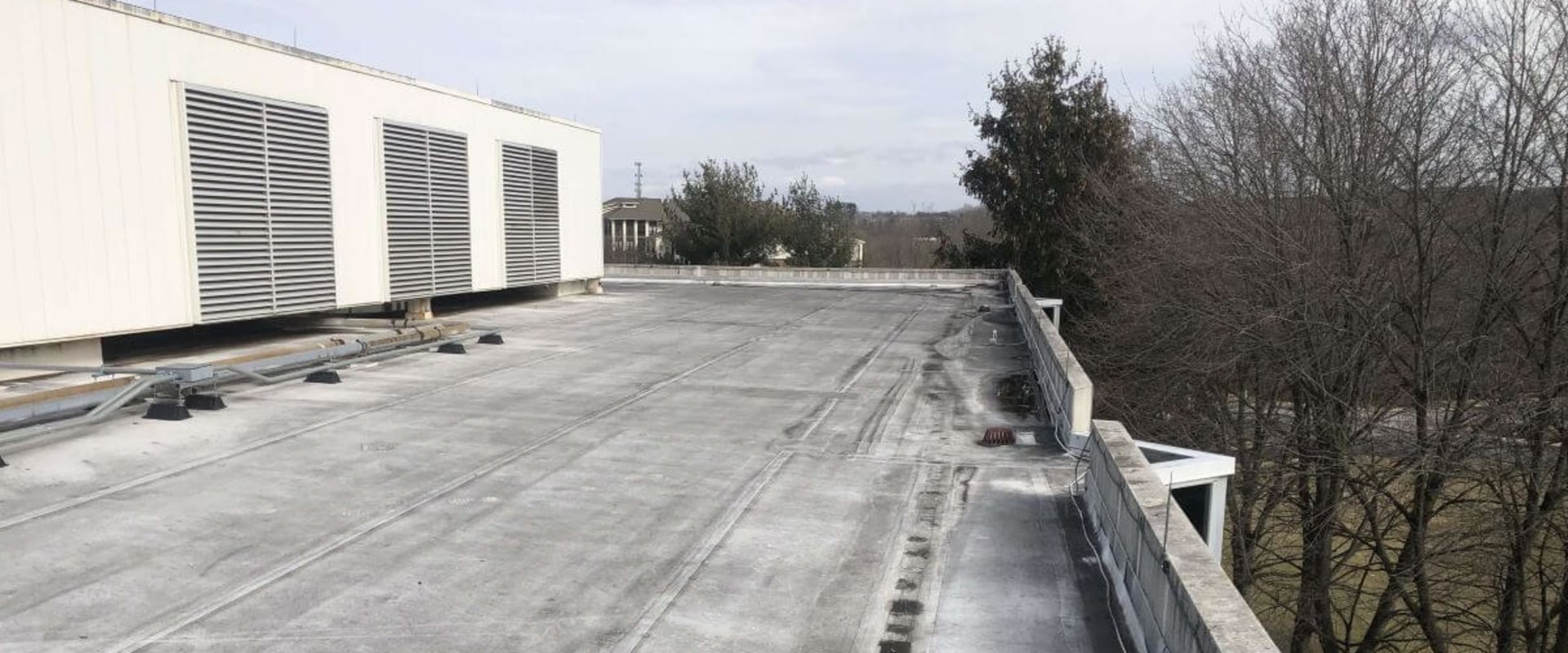 How to Know If Your Flat Roof Needs Recoating